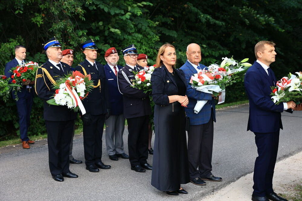 W powiecie skarżyskim uczczono pamięć ofiar hitlerowskiej zbrodni w Klonowie